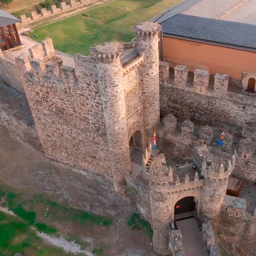 Visita con guias locales al castillo de Ponferrada