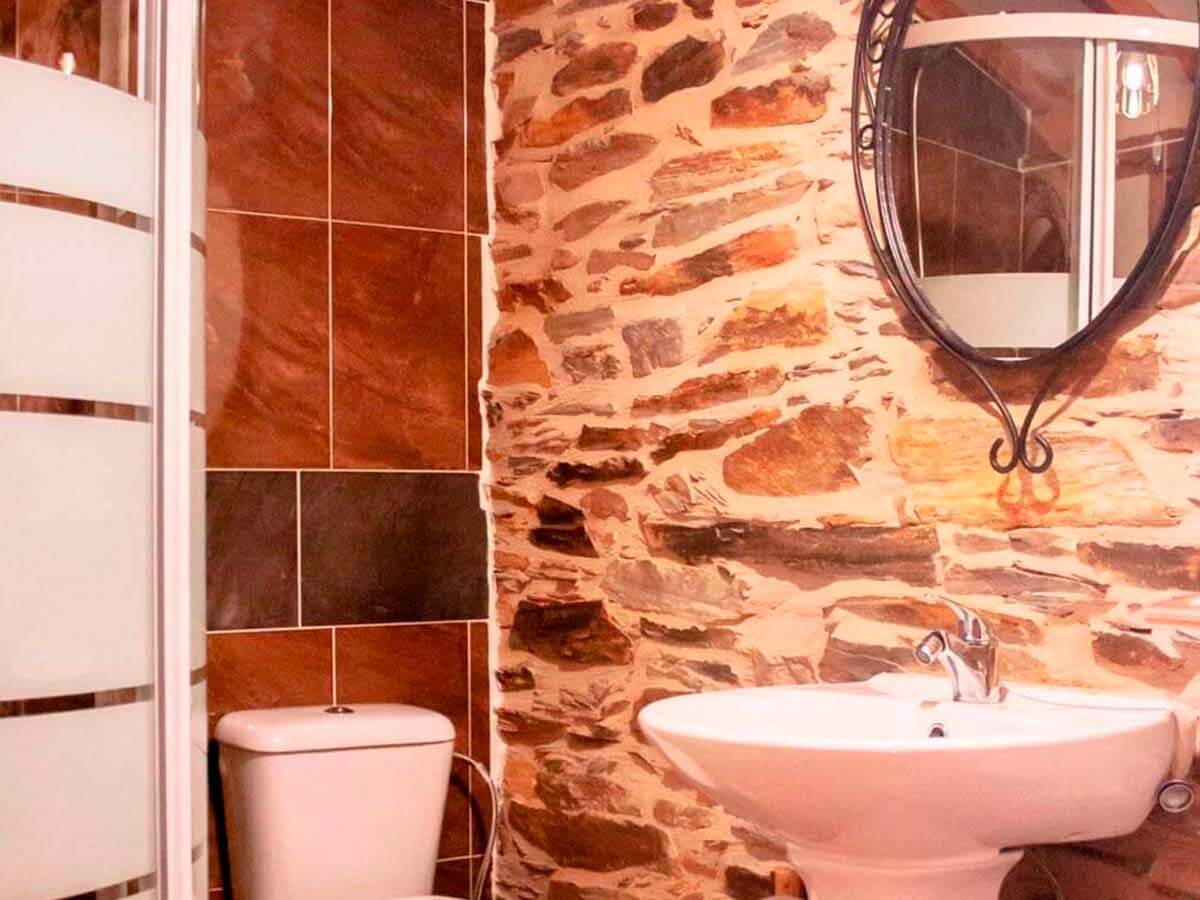 casa Bierzo encantado baño