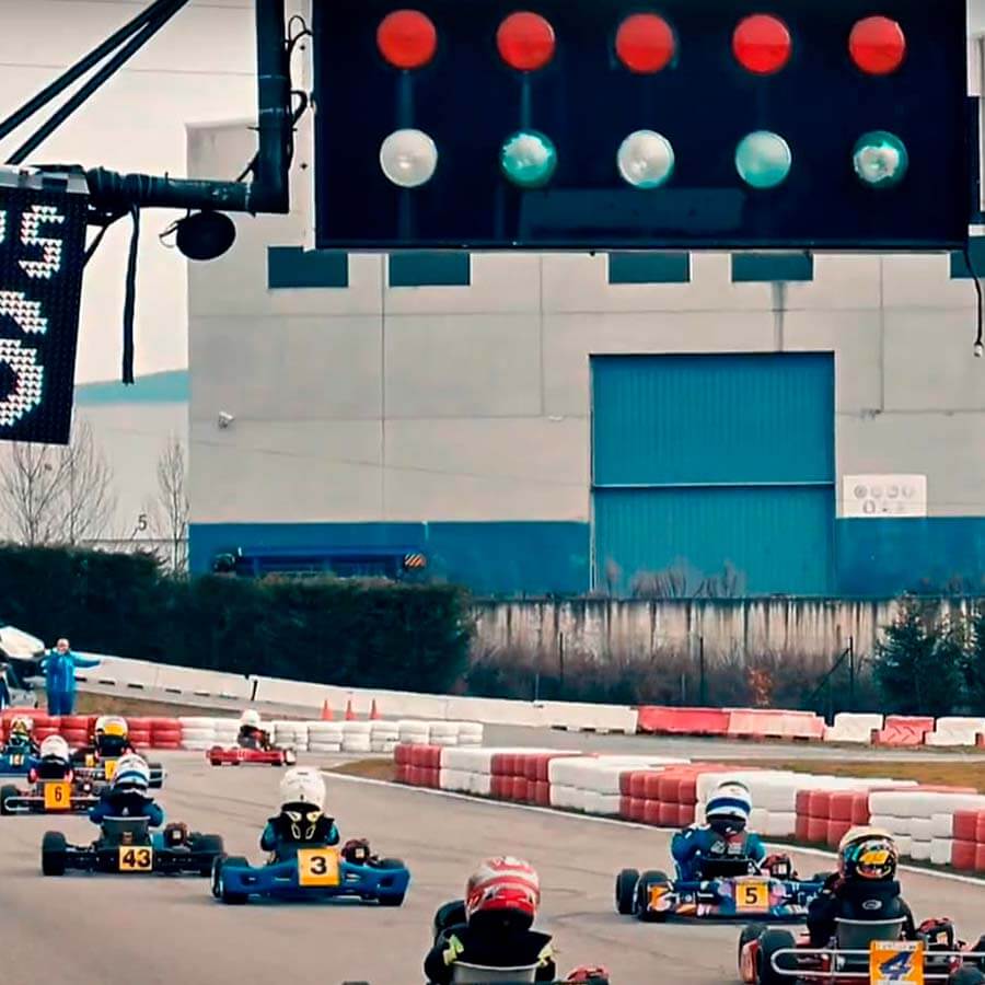 experiencia karting infantil en Cabañas Raras