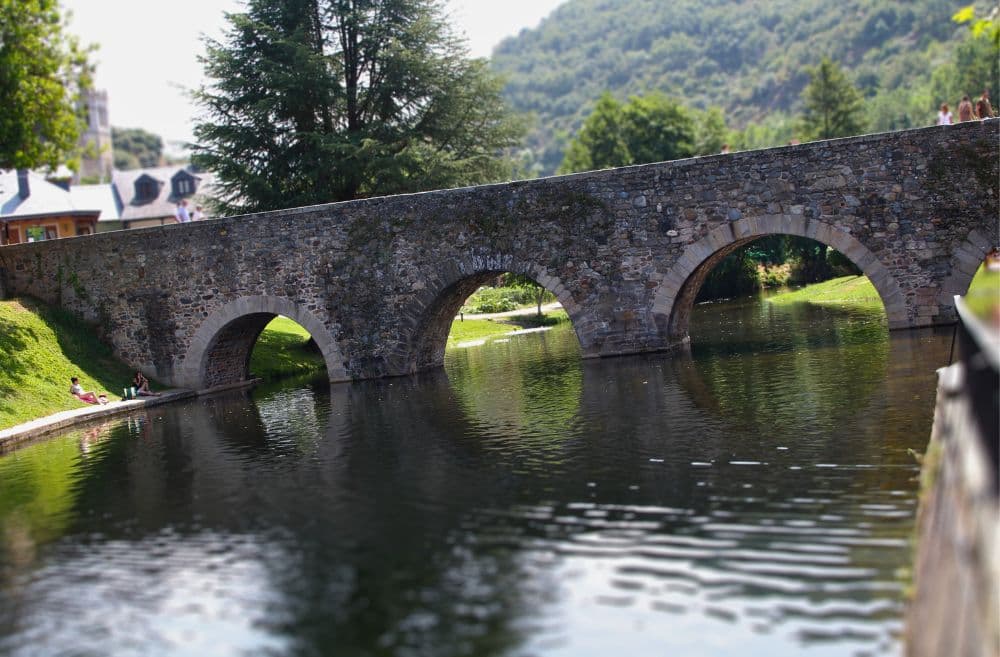molinaseca puente romano