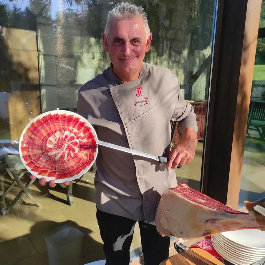 Cortador de jamón para bodas en El Bierzo