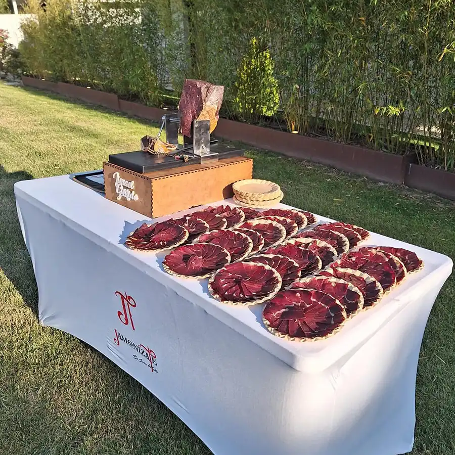 corte de cecina a cuchillo