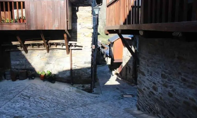 bajada hacia la senda de la cueva de San Genadio