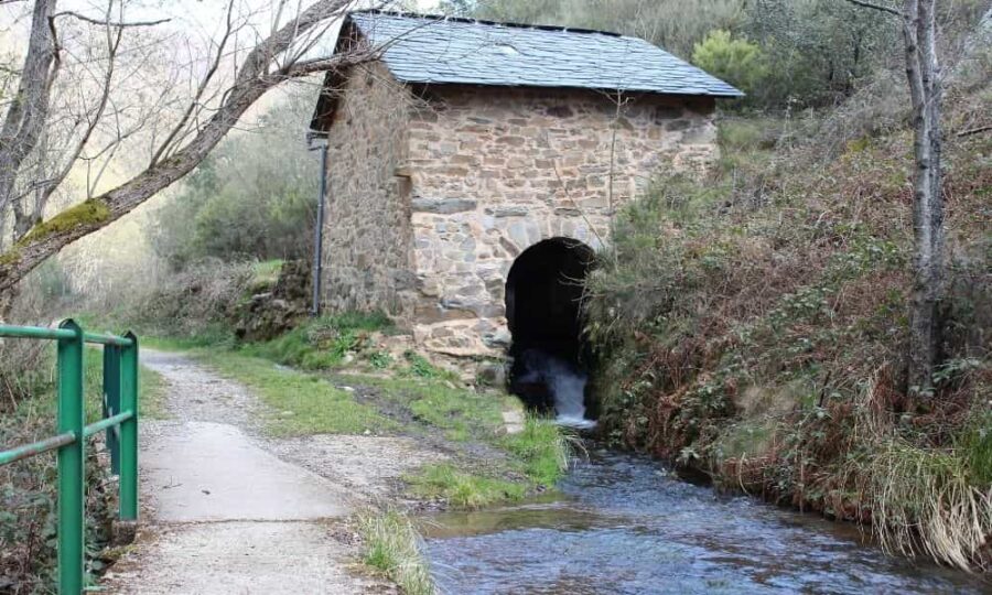 primer molino en la ruta de los molinos folgoso
