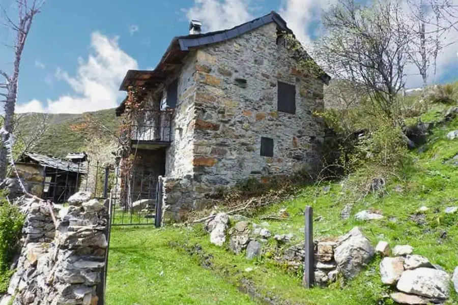 Casa reconstruida en Los Montes de la Ermita