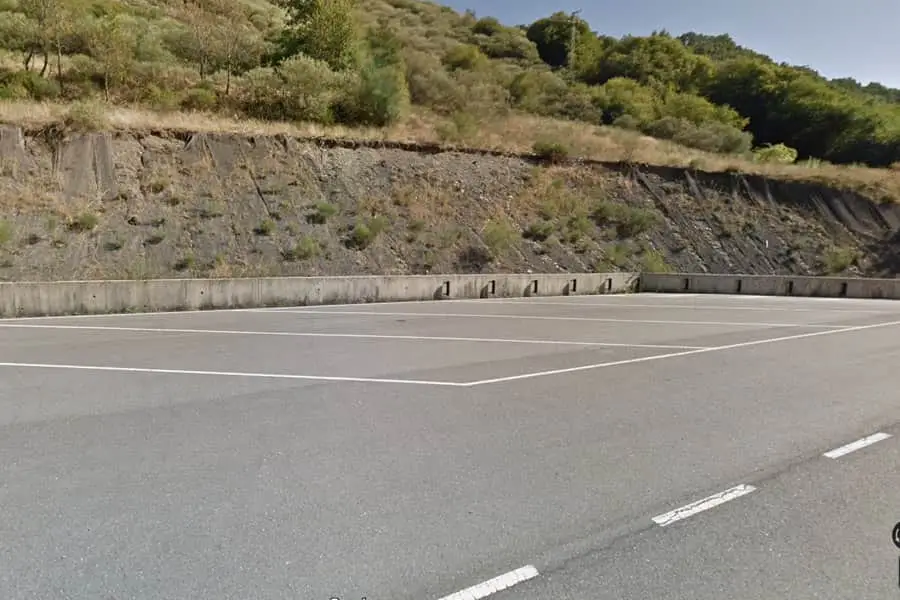 dormir en furgoneta en parking de colinas del campo de Martín moro Toledano