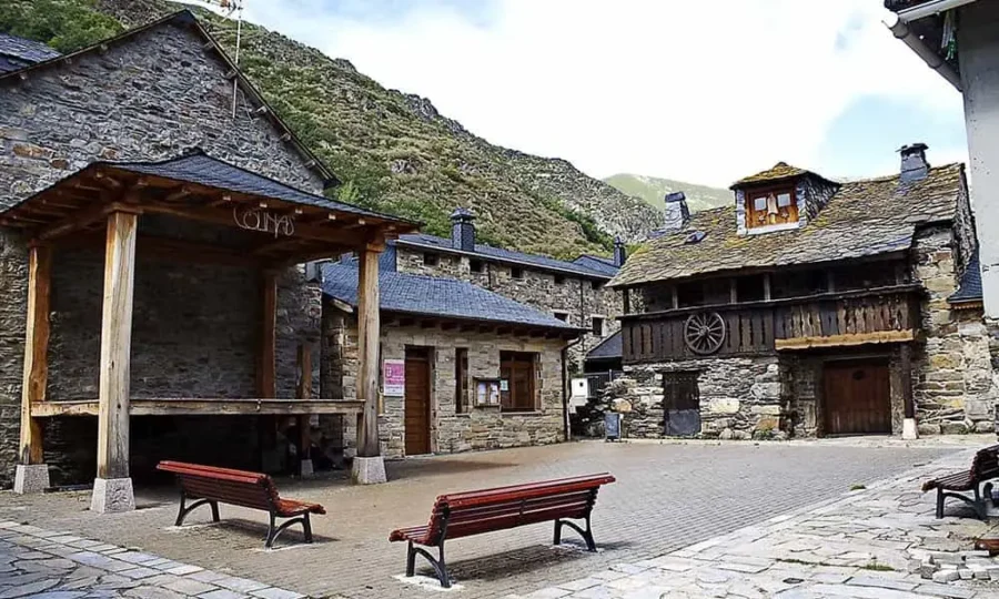 plaza de Colinas del Campo de Martín Moro Toledano