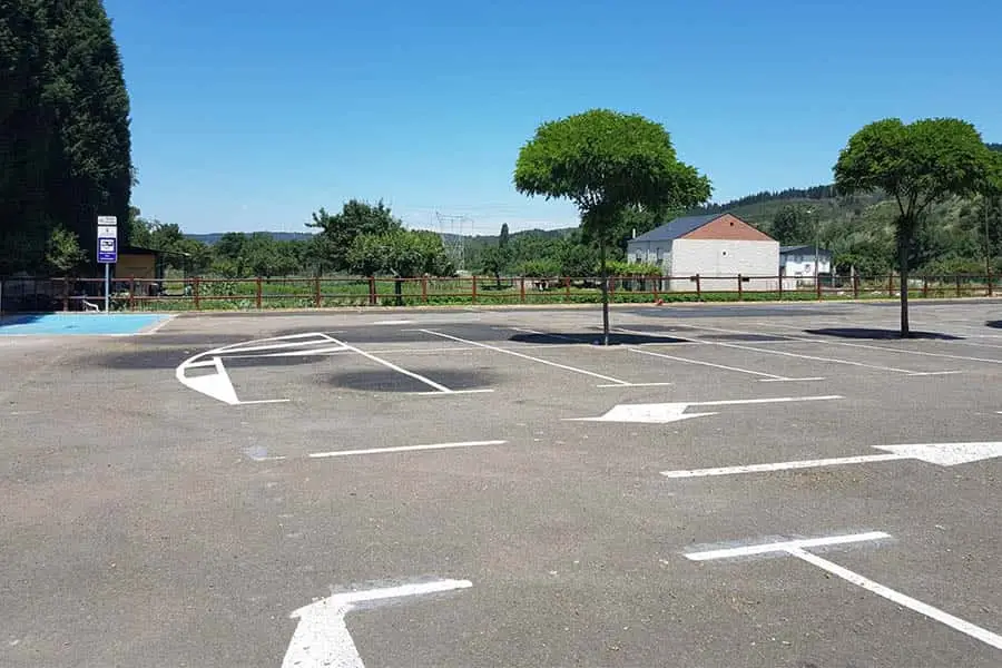 zona para domir furgonetas en Molinaseca